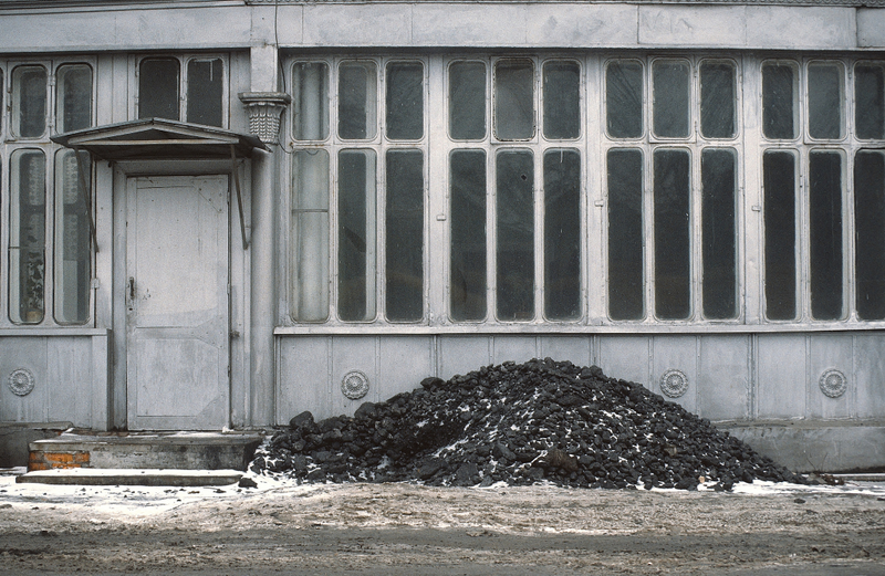 Illustration for article titled Did the Russians love the '80s too? Some revealing photos